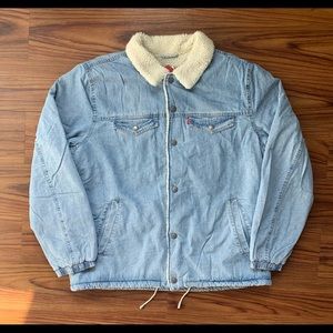 Levi’s Sherpa Trucker Jacket Light Wash Men’s XL